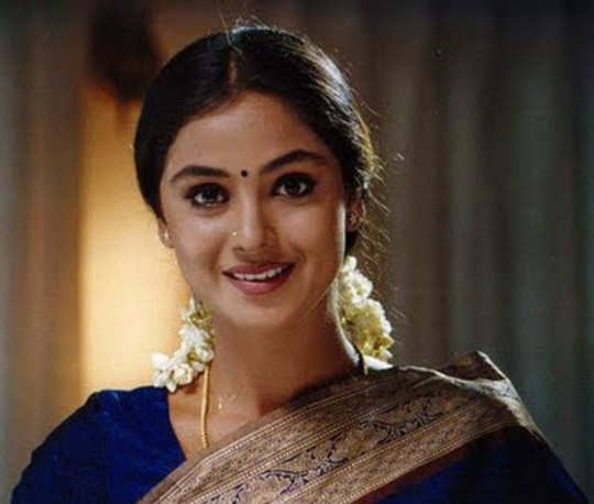 Actress Simran,90களின் கனவுக்கன்னி சிம்ரன் - simran - Samayam Tamil