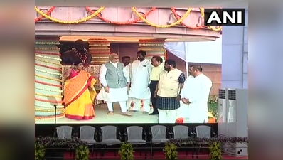 PM मोदी ने आंबेडकर स्मारक का उद्घाटन किया