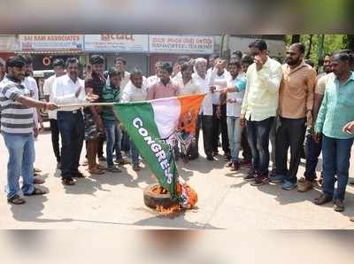 ಕೈ ತಪ್ಪಿದ ಟಿಕೆಟ್‌: ಕುದಿಯುತ್ತಿರುವ ಅಭ್ಯರ್ಥಿಗಳು