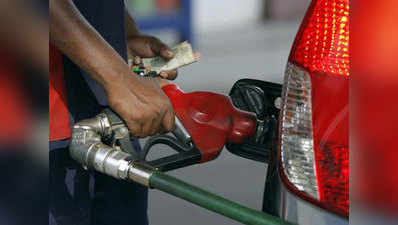सरकारी इशारे पर नहीं बढ़ रहे हैं पेट्रोल, डीजल के दाम?