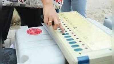 Karnataka Elections: ಚಾಮುಂಡೇಶ್ವರಿಯಲ್ಲಿ ಸಿದ್ದರಾಮಯ್ಯ, 2 ಕ್ಷೇತ್ರಗಳಲ್ಲಿ ಎಚ್‌ಡಿಕೆ ನಾಮಪತ್ರ ಸಲ್ಲಿಕೆ