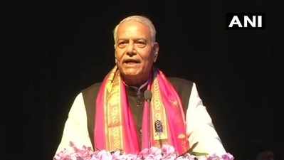 Yashwant Sinha: ‘বিপন্ন গণতন্ত্র’! তোপ দেগে BJP ছাড়লেন যশবন্ত সিনহা