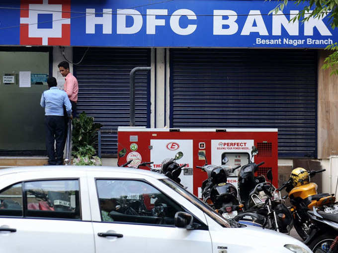 HDFC बैंक