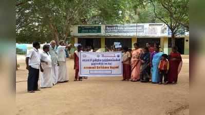 புதிய மாணவர்களுக்கு தங்கக் காசு பரிசளிக்கும் தஞ்சை நடுநிலைப் பள்ளி; பெற்றோருக்கு ரூ.1000 போனஸ்!