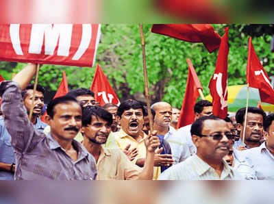 বস্ত্রহরণে অভিযুক্তদের ধরতেই পারল না পুলিশ