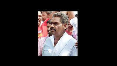 कर्नाटक विधानसभा चुनावः रोड शो के दौरान 15 साल पुराने मित्र ने की सिद्धारमैया की इंसल्ट