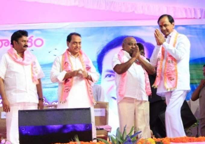 CM KCR