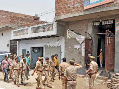 गाजियाबाद रेपः मौलवी के घर में प्रदर्शनकारियों ने की तोड़फोड़