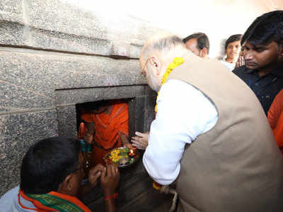 जिस लिंगायत मठ में राहुल गांधी ने की थी पूजा, घुस नहीं पाए अमित शाह