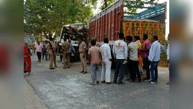 यूपी: जौनपुर-मिर्जापुर रोड पर ट्रक-बस के बीच टक्कर, 3 की मौत