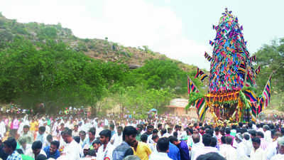 ಗುಂಡ್ಲುಪೇಟೆ: ಪಾರ್ವತಾಂಭ ಸೋಮೆಶ್ವರ ರಥೋತ್ಸವ