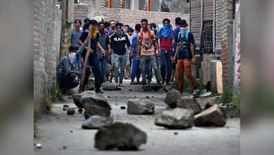 श्रीनगर: पत्‍थरबाजी में चेन्‍नै के एक पर्यटक की मौत, चार घायल