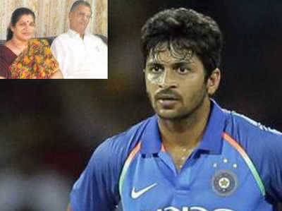 क्रिकेटर शार्दुल ठाकुर के माता-पिता रोड ऐक्सिडेंट में घायल