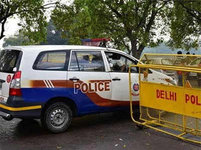 लूट की वारदात को गड्ढे में दफन कर रही है दिल्ली पुलिस