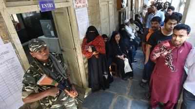 கர்நாடக தேர்தல்: 1 மணி வரையில் 37% வாக்குகள் பதிவு