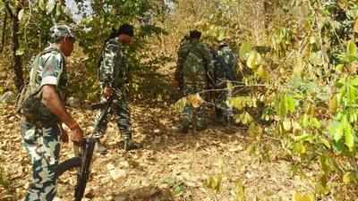 ఎన్‌కౌంటర్‌లో ఆరుగురు నక్సల్స్ హతం