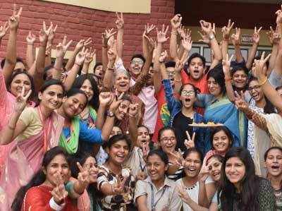 गुरुग्राम के छात्रों ने दिल्ली-एनसीआर में ICSE, ISC में टॉप किया