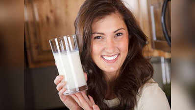 दूध के साथ भूलकर भी न खाएं ये 5 चीजें, होगा नुकसान