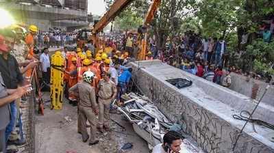 కూలిన పైవంతెన.. 18కి చేరిన మృతుల సంఖ్య