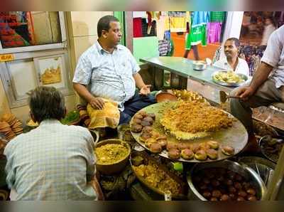 உணவுப் பாதுகாப்புத்துறைக்கு 2,000 மேற்பட்ட வாட்ஸ் அப் புகார்கள்