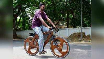 कोयम्बटूरः युवक ने बनाई लकड़ी की साइकल, हुई पॉप्युलर