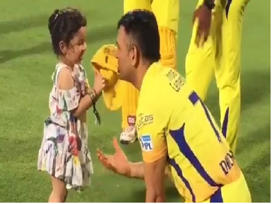 Ziva Dhoni: पाहा धोनीमधला बाप माणूस