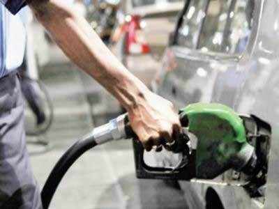 Petrol Prices:‘इंधनबोजा’ राज्यांवरच?