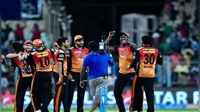 IPL 11, Qualifier 2: কলকাতার হার, ফাইনালে মুখোমুখি চেন্নাই-হায়দরাবাদ