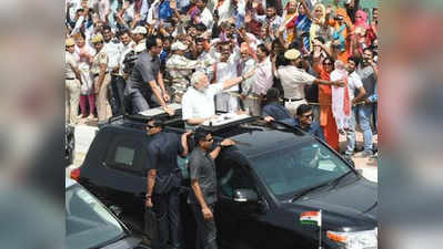 दिल्ली-मेरठ एक्सप्रेसवे का उद्घाटन करने के बाद पीएम मोदी और गडकरी ने किया रोड शो