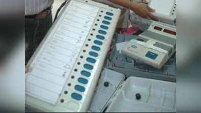 उपचुनाव: EVM में गड़बड़ी पर ट्विटर वॉर, BJP-SP में आरोप-प्रत्यारोप