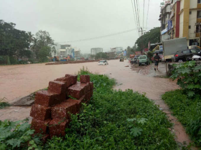 बारिश से सड़कों का यह हुआ हाल