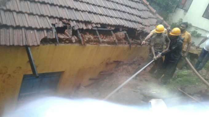 ಧರೆ ಕುಸಿತ; ಅವಶೇಷಗಳಡಿ ಮಹಿಳೆ ಸಿಲುಕಿರುವ ಶಂಕೆ