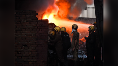 मालवीय नगर रबर गोदाम में आग, मालिक गिरफ्तार
