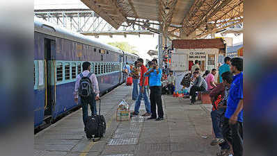 रेलवे स्टेशनों पर सेनेटरी पैड के साथ कॉन्डम देने की तैयारी