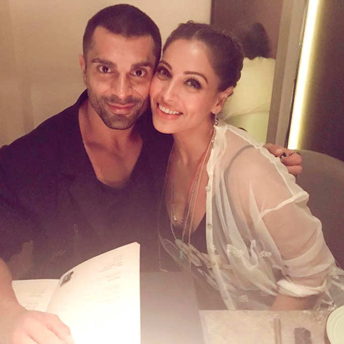 OMG-Bipasha-Basu-and-her-husband-Karan-Singh-Grover-walked-out-of-Justin-Biebers-concert-Find-out-why