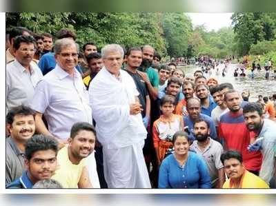 ಧರ್ಮಸ್ಥಳದಲ್ಲಿ ನೇತ್ರಾವತಿ ನದಿ ಮಜ್ಜನ