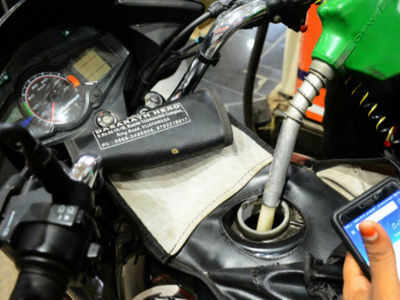 Petrol Price:పెట్రోలు,డీజిల్ ధ‌ర‌ల త‌గ్గింపు