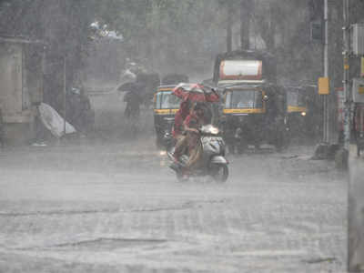 Mumbai Rain: मुंबईसह उपनगरांमध्ये पावसाची हजेरी