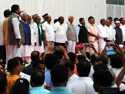 कर्नाटक: रोटेशन प्लान से हर दो साल पर मंत्री बदल असंतुष्ट कार्यकर्ताओं को साधेगी कांग्रेस!