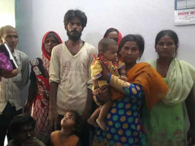 कानपुर: आश्रम में बंधक बनाए गए परिवार के नौ सदस्य मुक्त, पुलिस कार्रवाई पर सवाल