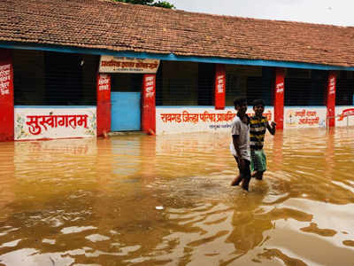 बाधितांची घरे पाण्यात