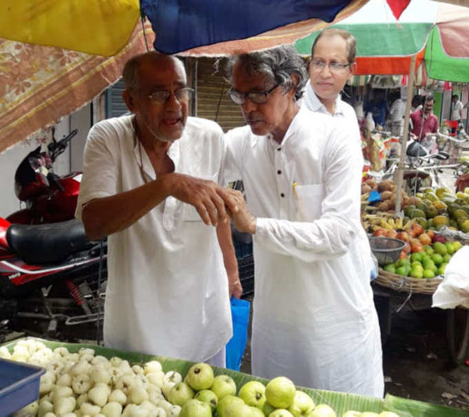 বাগুইআটি বাজার