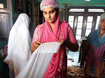 5 रुपये ग्रामीण महिलाओं को मिलेगा सैनेटरी नैपकिन