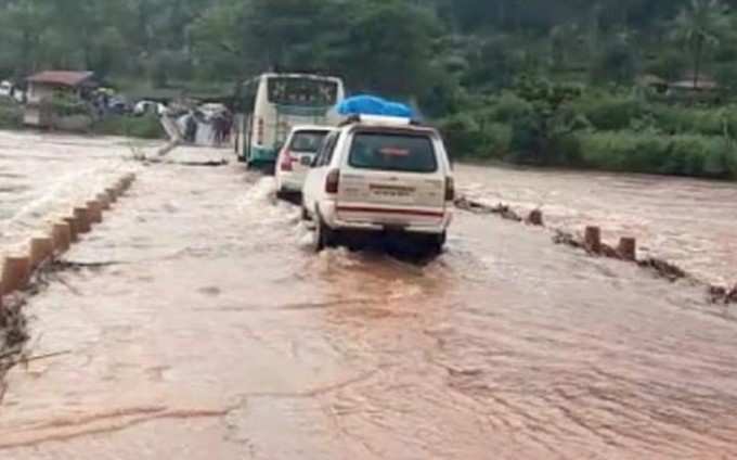 ಮಳೆಗೆ ಜನಜೀವನ ಅಸ್ತವ್ಯಸ್ಥ