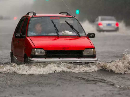 टिप्स: बारिश के मौसम में ऐसे ड्राइव करें कार 