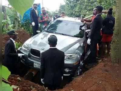 അച്ഛന്‍റെ ശവമടക്ക് ബിഎംഡബ്ല്യൂ കാറിൽ നടത്തി മകൻ