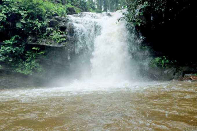 సురు మానే జలపాతం, కలాస, చిక్‌మగలూరు