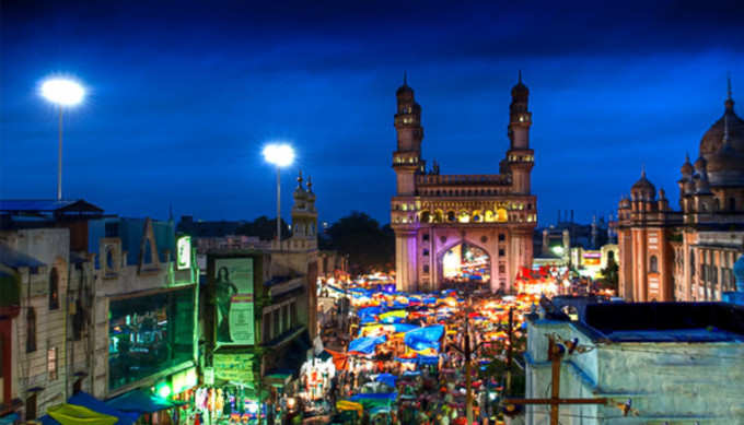 Charminar-area-during-Ramadan-nights