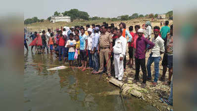 भदोहीः सीतामढ़ी घूमने आए युवक गंगा में डूबे, 1 की मौत, 2 बचाए गए