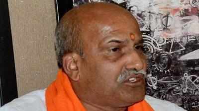 Pramod Muthalik: ஒரு நாய் இறந்தால் கூட பிரதமர் பதில் சொல்லணுமா? கவுரி லங்கேஷ் குறித்து சர்ச்சை பேச்சு!